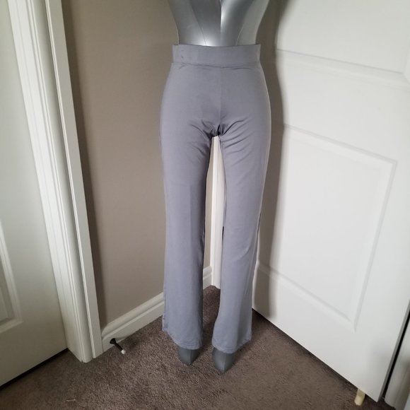 2 pairs of slinky yoga pants - Picture 4 of 7
